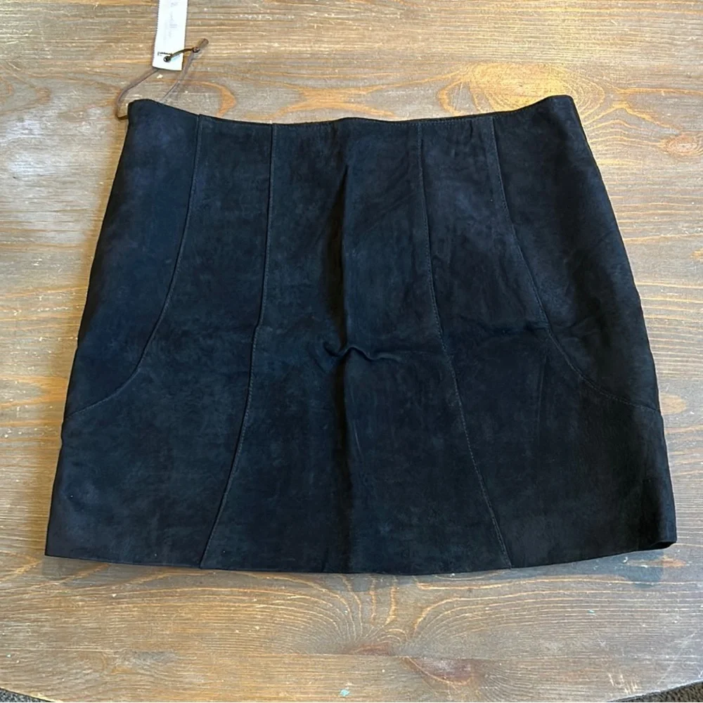 Willow & Clay Leathet Mini Skirt - Picture 3 of 5